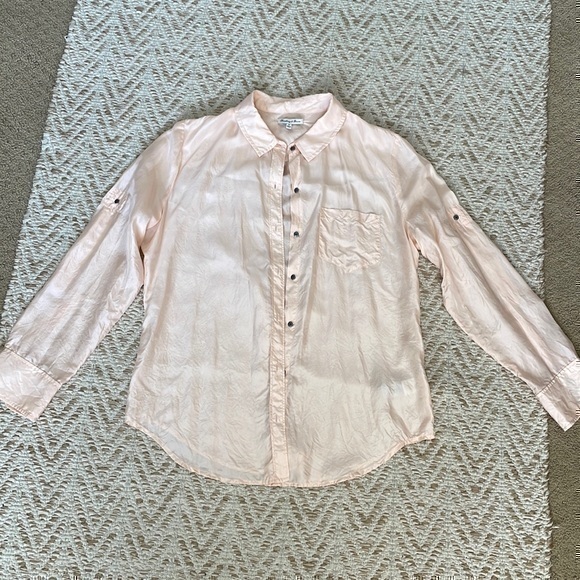 broadway and broome Tops - Broadway and broom medium silk peach top